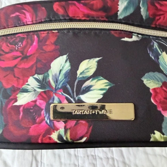 Floral Black and Red Cosmetic Bag Set - Picture 6 of 9